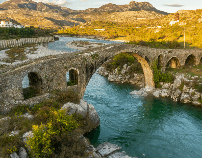 Albania: Dove le fedi so parlano e il silenzio ha voce