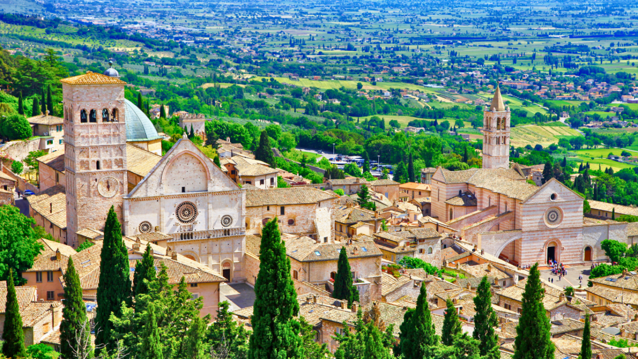 Sulle orme di San Francesco: lungo i sentieri francescani