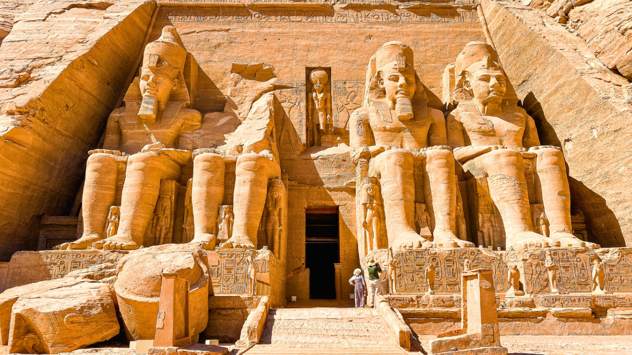 Egitto senza tempo: Alla scoperta della terra dei Faraoni navigando sul Nilo fino ad Abu Simbel